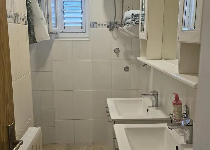 Seafront With Balcony-50 M From The Sea *