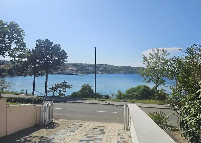 Seafront With Balcony-50 M From The Sea Apartamento *