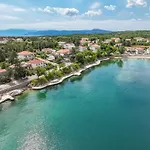 דירה Seafront With Balcony-50 M From The Sea