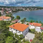 Seafront With Balcony-50 M From The Sea דירה