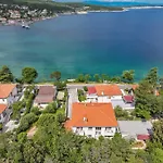 Seafront With Balcony-50 M From The Sea שילו