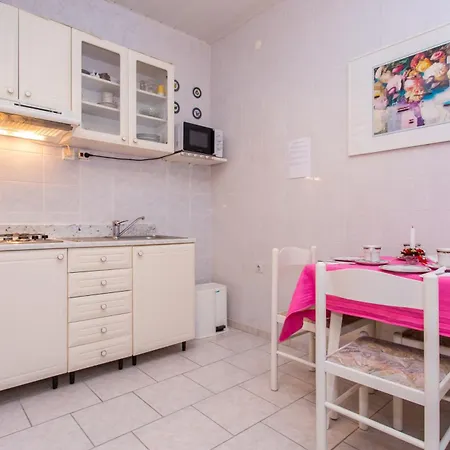 Seafront With Balcony-50 M From The Sea Apartment Silo (Krk)