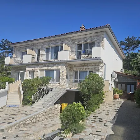公寓 Seafront With Balcony-50 M From The Sea *