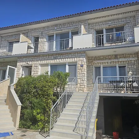 Seafront With Balcony-50 M From The Sea * Šilo