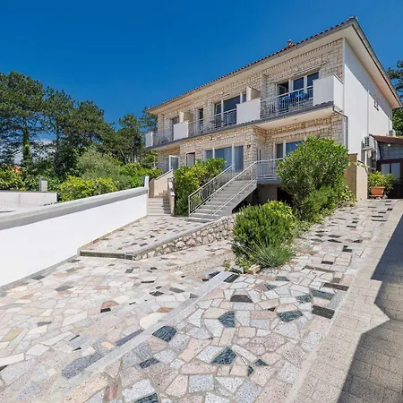 公寓 Seafront With Balcony-50 M From The Sea *