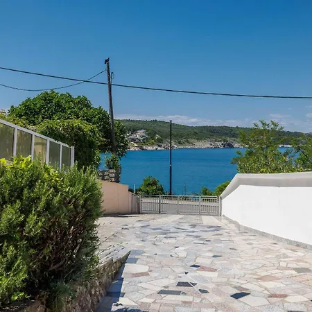 Seafront With Balcony-50 M From The Sea * Silo (Krk)