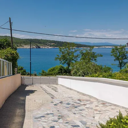 公寓 Seafront With Balcony-50 M From The Sea