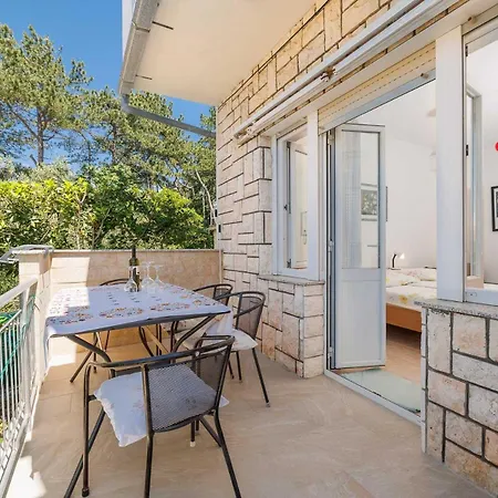 公寓 Seafront With Balcony-50 M From The Sea Šilo