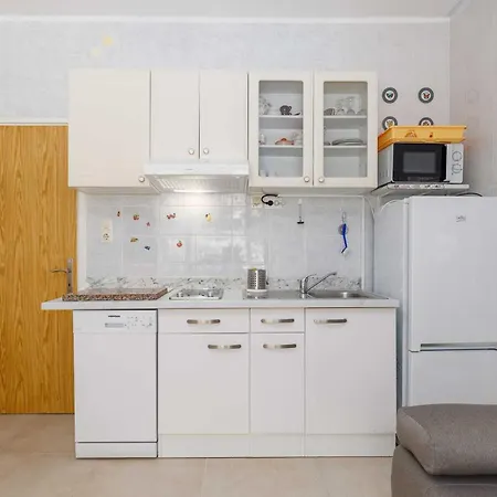 Seafront With Balcony-50 M From The Sea Silo (Krk)