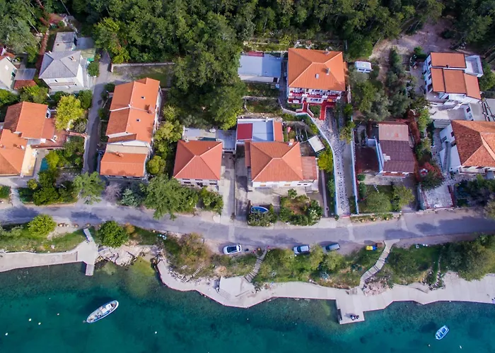 شقة Seafront With Balcony-50 M From The Sea *