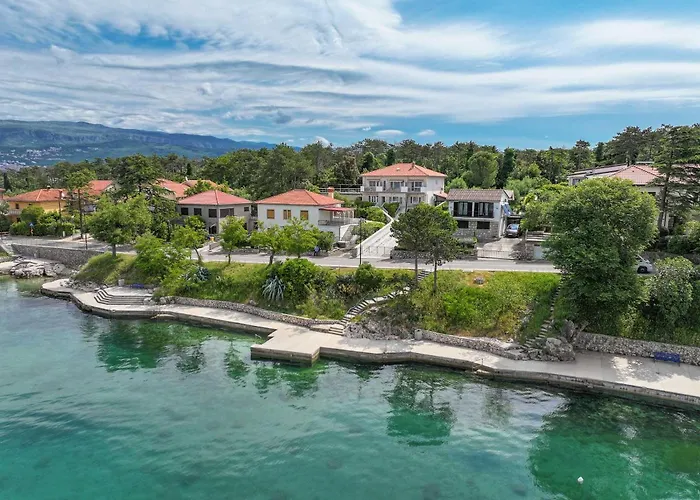 Seafront With Balcony-50 M From The Sea *