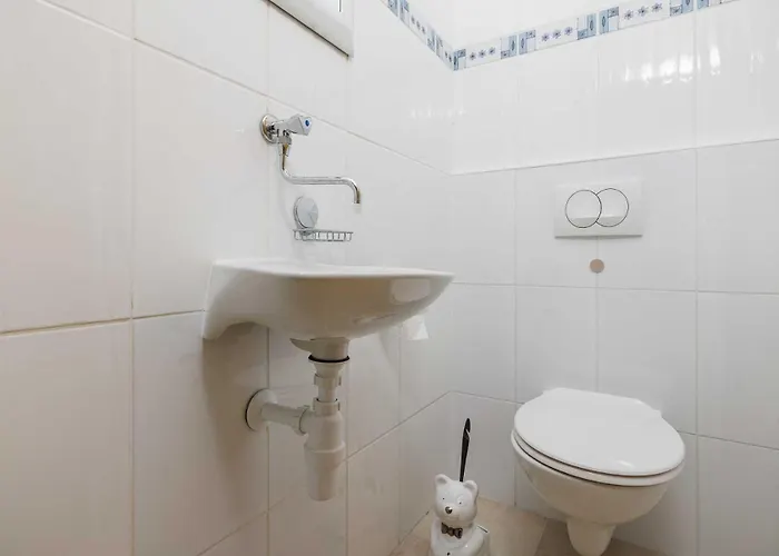 شقة Seafront With Balcony-50 M From The Sea *