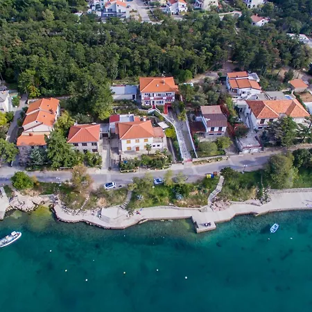 Seafront With Balcony-50 M From The Sea *