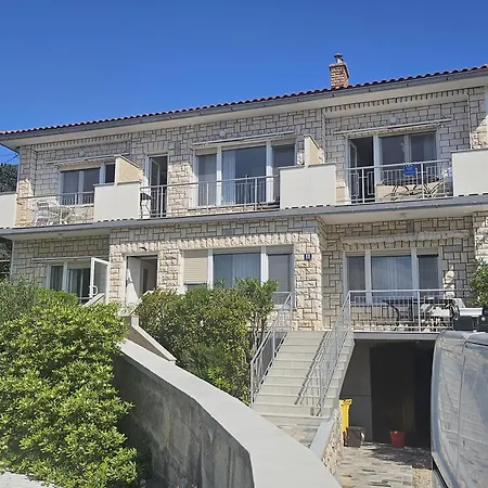 Apartment Seafront With Balcony-50 M From The Sea Silo (Krk)