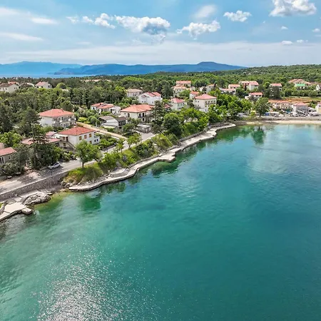 Apartment Seafront With Balcony-50 M From The Sea