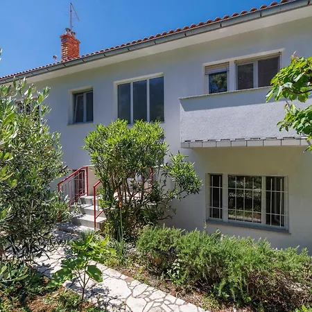 Seafront With Balcony-50 M From The Sea Apartment