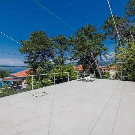 Apartment Seafront With Balcony-50 M From The Sea